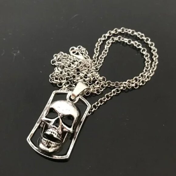 Skull Pendant Necklace Vampire Gothic Halloween Biker Gift Unisex Silver Chain - Picture 5 of 5